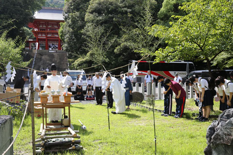 About the Karuta Memorial Service